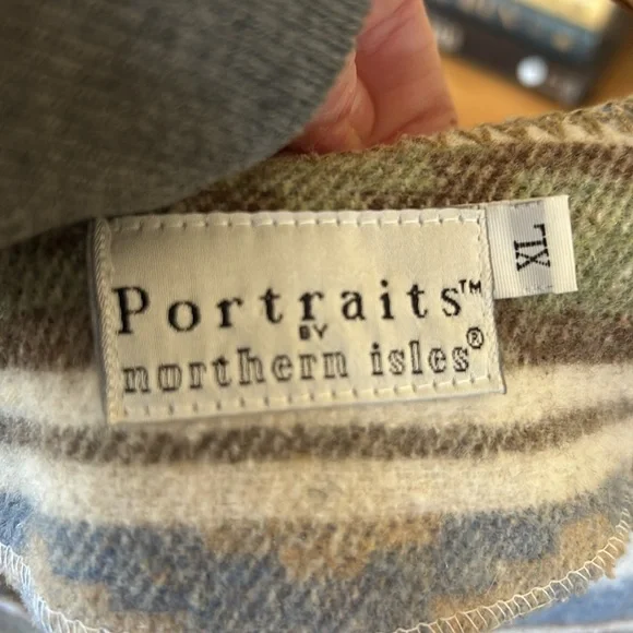 VINTAGE Portraits by Northern Isles Southwestern Striped Button-Up Vest - Picture 2 of 5